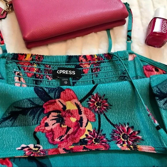 XS FLORAL RUFFLE WRAP DRESS BY EXPRESS - Picture 6 of 11